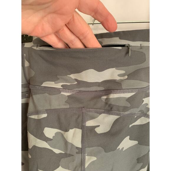 Sweaty Betty Power 7/8 Length Camo Women's Size Medium - Picture 6 of 10